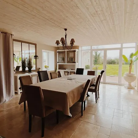 Сasa de vacaciones Domaine De Saint Florent - Piscine & La Charriere