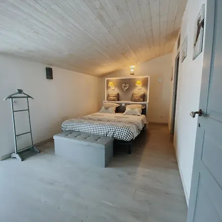 Сasa de vacaciones Domaine De Saint Florent - Piscine & La Charriere