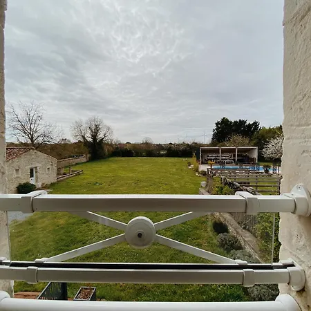 Domaine De Saint Florent - Piscine & La Charriere