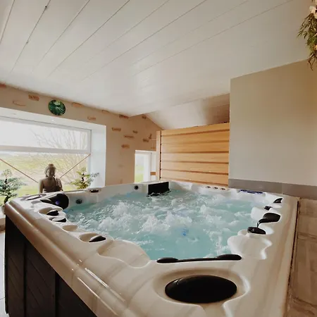 Domaine De Saint Florent - Piscine & *